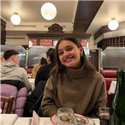Etudiante en médecine ( manip radio)  et titulaire d'un bac littéraire mention TB, je m'adapte à toutes les demandes
